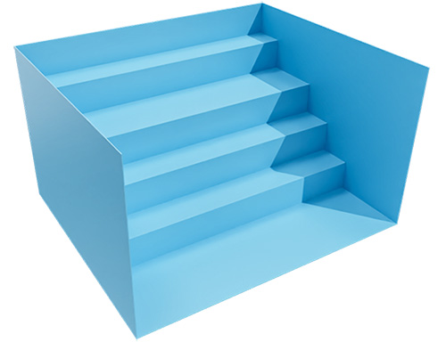 Breite Treppe mit Sitzbank
