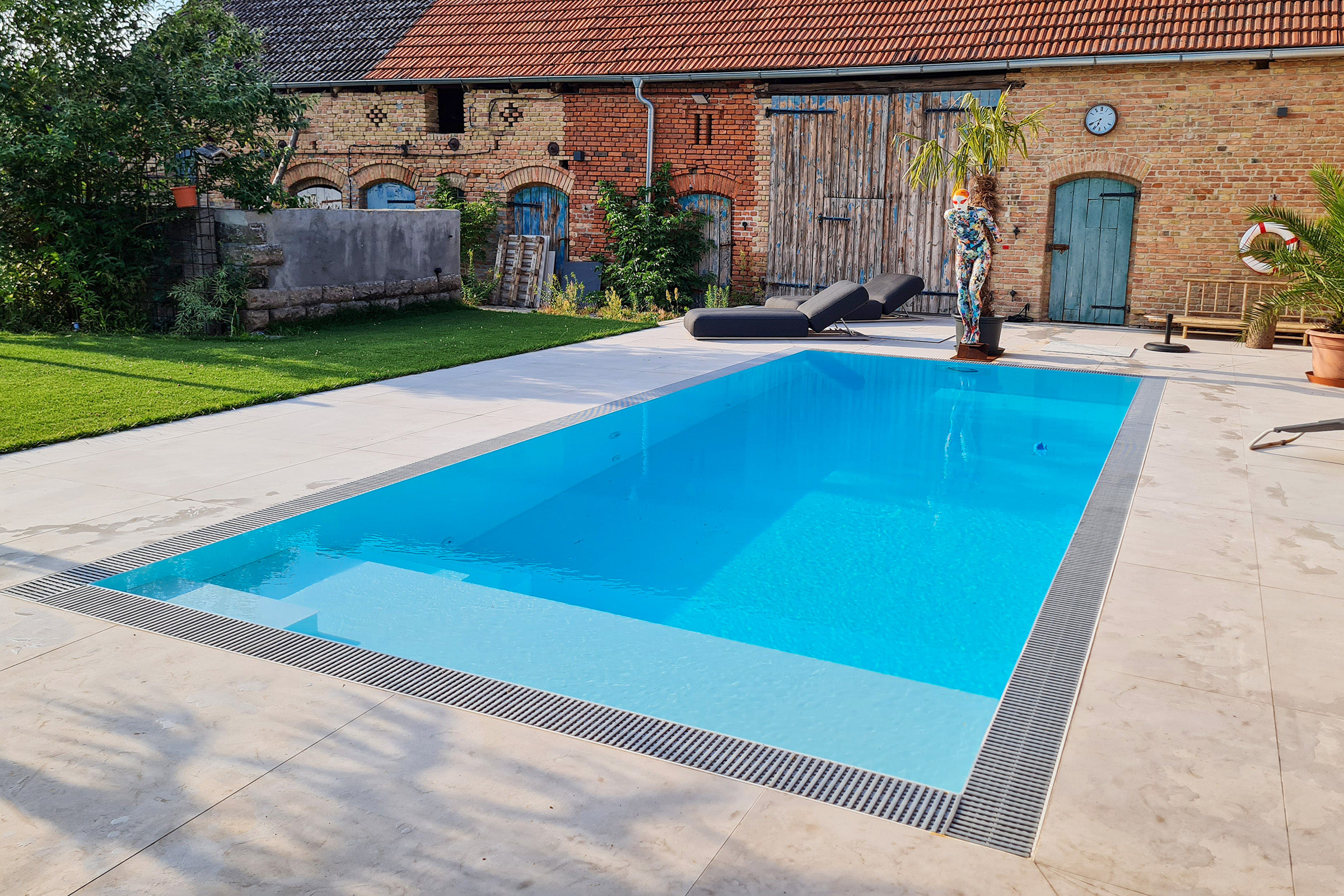 pp-schwimmbecken-mit-rollladenabdeckung-in-sitzbank-002